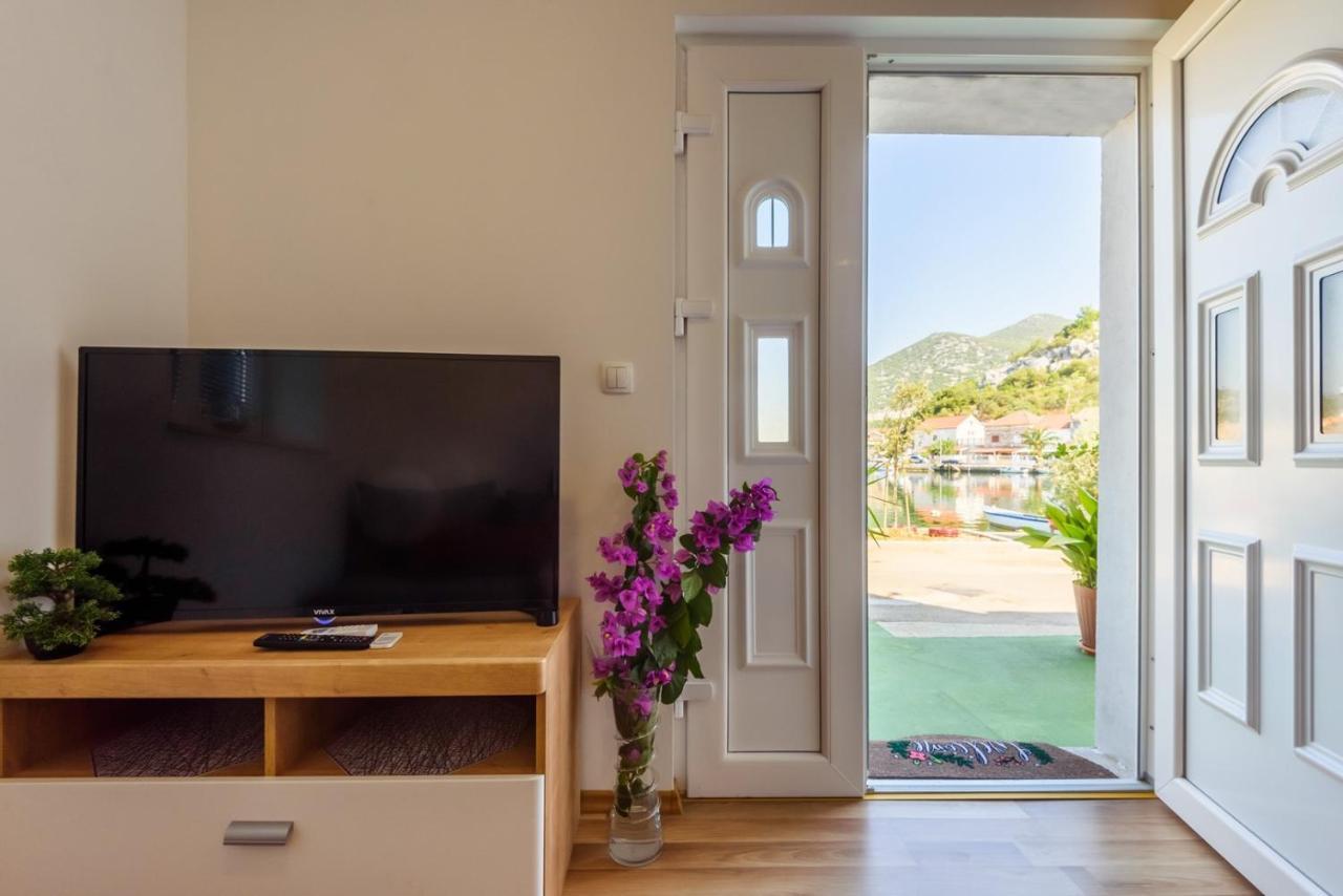 Apartment Dego Near Ploce, Riverfront, Parking Rogotin ภายนอก รูปภาพ