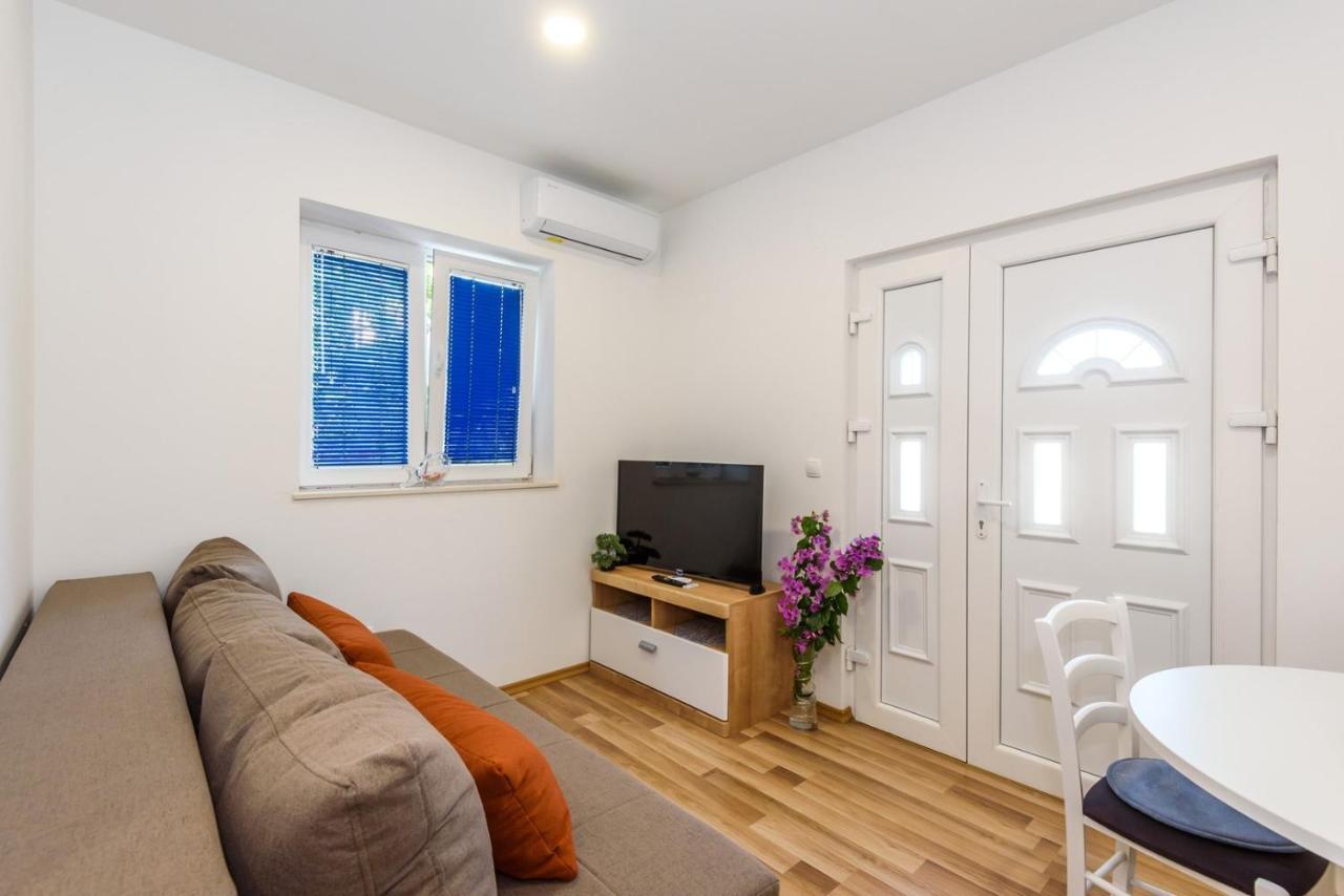Apartment Dego Near Ploce, Riverfront, Parking Rogotin ภายนอก รูปภาพ