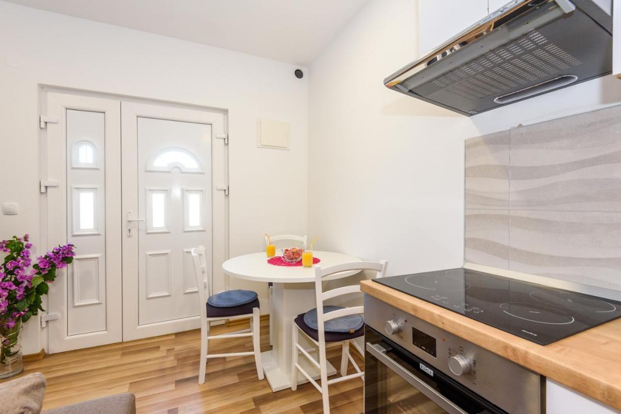 Apartment Dego Near Ploce, Riverfront, Parking Rogotin ภายนอก รูปภาพ